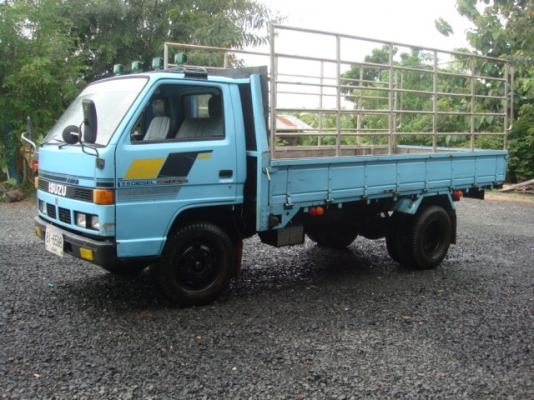 รถ6ล้อเล็ก ISUZU  NKR 100hp