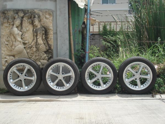 ขาย เม็กขอบ17/235/45 สภา่พสวยๆพร้อมยาง5รูพร้อมใช้ไส่หล่อเลยคับ