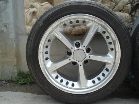 ขาย เม็กขอบ17/235/45 สภา่พสวยๆพร้อมยาง5รูพร้อมใช้ไส่หล่อเลยคับ