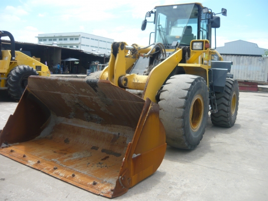 รถตักล้อยาง Komatsu WA320-5  รถเก่านอกชั่วโมงการทำงานต่ำ สวยกิ๊บ นำเข้าจากญี่ปุ่น ตรวจเช็คระบบให้ทั้งคัน พร้อมรับประกัน เอกสารครบ จัดไฟแนนท์ได้