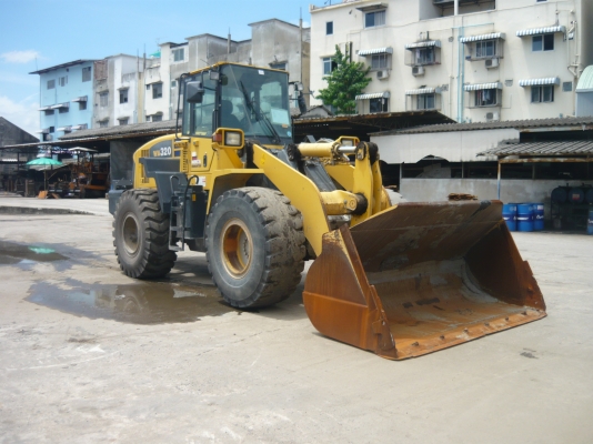 รถตักล้อยาง Komatsu WA320-5  รถเก่านอกชั่วโมงการทำงานต่ำ สวยกิ๊บ นำเข้าจากญี่ปุ่น ตรวจเช็คระบบให้ทั้งคัน พร้อมรับประกัน เอกสารครบ จัดไฟแนนท์ได้