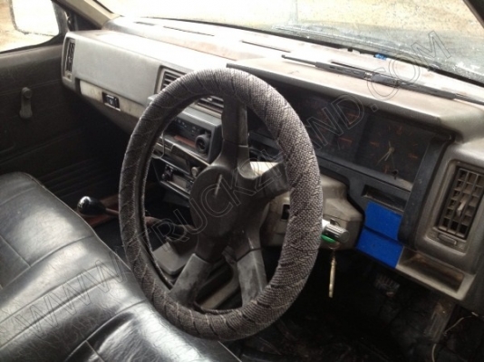 รถกระบะ บรรทุกน้ำ ยี่ห้อ NISSAN รุ่น BIG M รถกระบะ บรรทุกน้ำ ยี่ห้อ NISSAN รุ่น BIG M