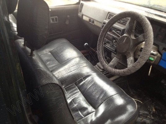 รถกระบะ บรรทุกน้ำ ยี่ห้อ NISSAN รุ่น BIG M รถกระบะ บรรทุกน้ำ ยี่ห้อ NISSAN รุ่น BIG M