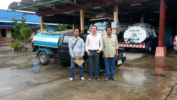 รถกระบะ บรรทุกน้ำ ยี่ห้อ NISSAN รุ่น BIG M รถกระบะ บรรทุกน้ำ ยี่ห้อ NISSAN รุ่น BIG M