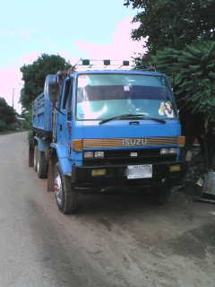 ขายรถบรรทุกสิบล้อดั๊มพ์ Isuzu แชสซีjumbo หัว Rocky นอก เครื่อง 175 แรง เบรคจิฟฟี่ สโลอินเตอร์ 10 เกียร์ 2 เพลา