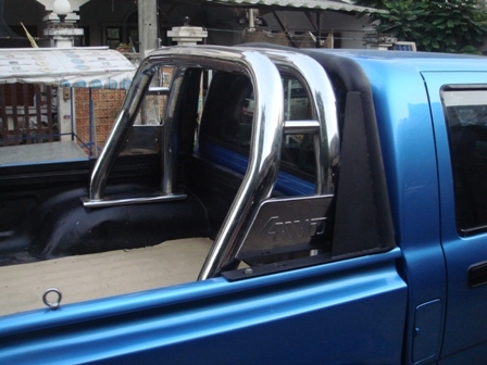 ขายโรบาร์ทรง A ของนอกเก่าญี่ปุ่นนั่งในกะบะบนซุ้มล้อครับ