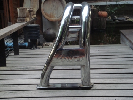 ขายโรบาร์ทรง A ของนอกเก่าญี่ปุ่นนั่งในกะบะบนซุ้มล้อครับ