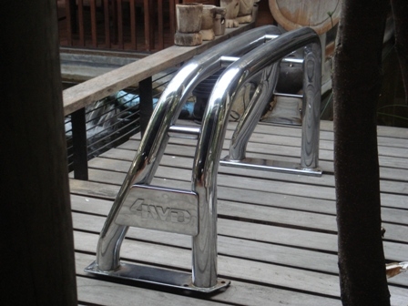 ขายโรบาร์ทรง A ของนอกเก่าญี่ปุ่นนั่งในกะบะบนซุ้มล้อครับ