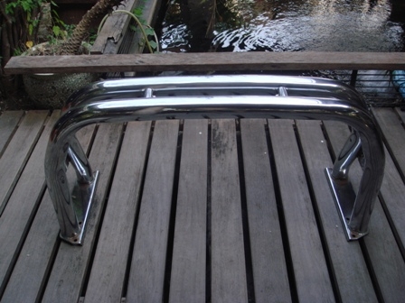 ขายโรบาร์ทรง A ของนอกเก่าญี่ปุ่นนั่งในกะบะบนซุ้มล้อครับ