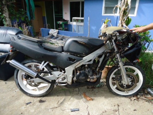 ขาย HONDA NSR 150 ทุกอย่างครบ รื้อมาแล้วขี้เกียจใส่ ถูกๆ 5,000.-
