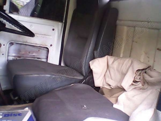 รถบรรทุก 6 ล้อ ยี่ห้อ HINO รุ่นKM-310 ขนาดแรงม้า 90 แรงม้า