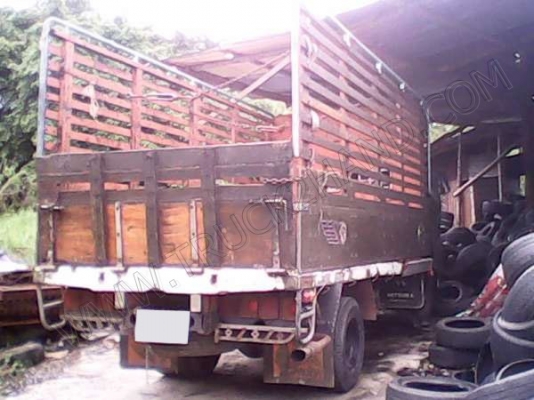 รถบรรทุก 6 ล้อ ยี่ห้อ HINO รุ่นKM-310 ขนาดแรงม้า 90 แรงม้า