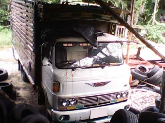 รถบรรทุก 6 ล้อ ยี่ห้อ HINO รุ่นKM-310 ขนาดแรงม้า 90 แรงม้า