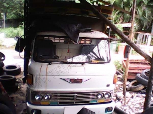 รถบรรทุก 6 ล้อ ยี่ห้อ HINO รุ่นKM-310 ขนาดแรงม้า 90 แรงม้า