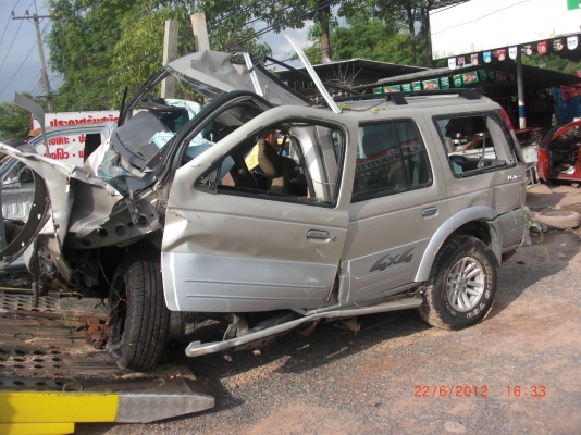 ขายซากพร้อมทะเบียน มีหลายรุ่นหลายยี่ห้อ สนใจติดต่อเข้ามาได้ครับ