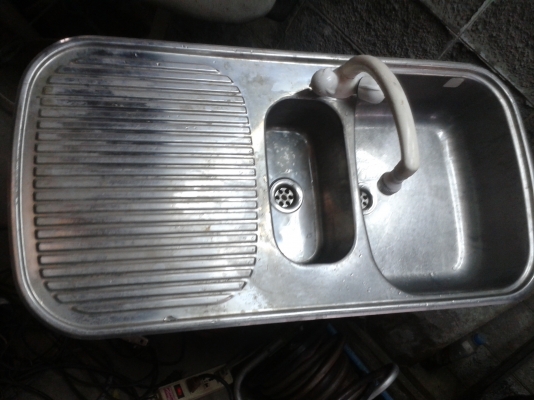 ซิ้งสองหลุมหัวก๊อกทองเหลือง