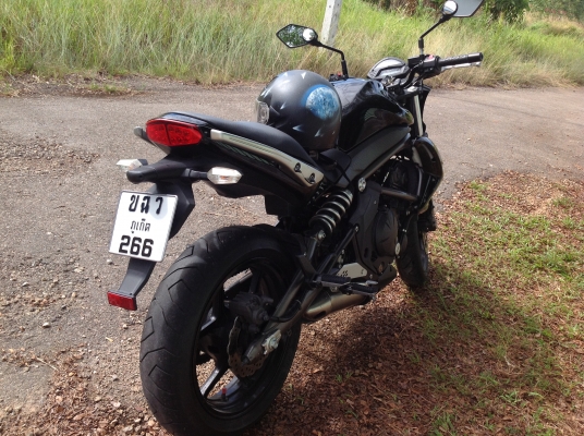ขายด่วน kawasaki ER6N 650 cc ปี 2009 มีเล่มทะเบียนถูกต้องคะ  พร้อมโอน