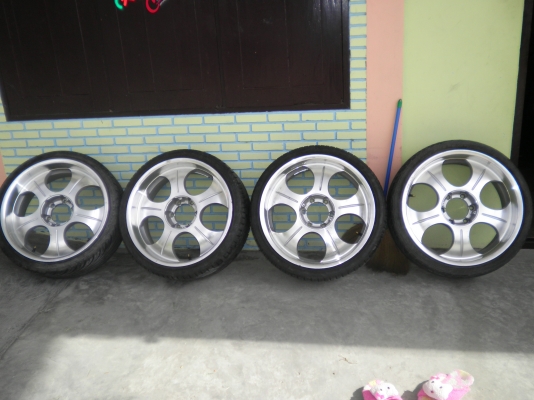 แม็ก20ถูกๆ6รู139.7พร้อมยาง235/35/20ปี12