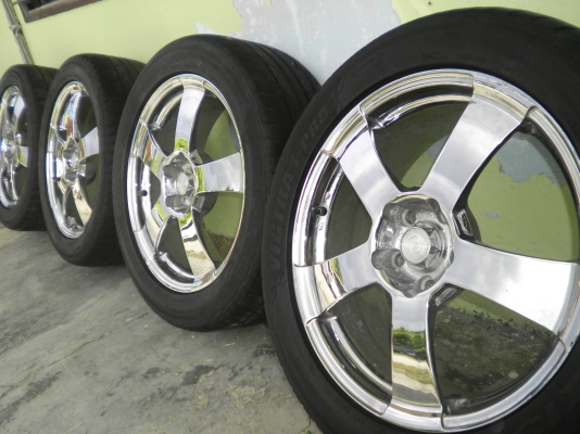 แม็ก18ถูกๆ5รู114.3 พร้อมยาง235/50/18ปี10