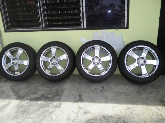 แม็ก18ถูกๆ5รู114.3 พร้อมยาง235/50/18ปี10