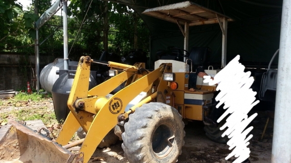 ขายรถตักล้อยางKOMATSU WA40-1สภาพเช็กนอกสวยๆพร้อมใช้สนใจโทร0819701072 ขายรถตักล้อยางKOMATSU WA40-1สภาพเช็กนอกสวยๆพร้อมใช้สนใจโทร0819701072