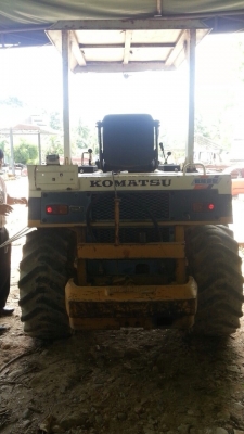 ขายรถตักล้อยางKOMATSU WA40-1สภาพเช็กนอกสวยๆพร้อมใช้สนใจโทร0819701072