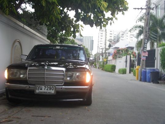 ขายเบนซ์W123เครื่องJเกียร์AUTOพวงมาลัยPOWERสีใหม่ช่วงล่างใหม่แม็ก17"lorinserแท้3ชิ้น