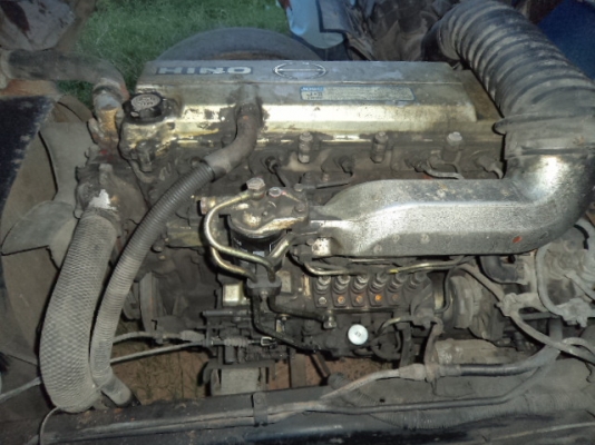 ขายรถ6ล้อฮีโน่FF1J เครื่อง210แรง ช่วงยาว 7.50  เอกสารพร้อมโอน