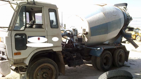 Nissan UD CW30, 285 แรง 2 เพลา มี 5 คัน ยกชุด โม่ปูน 7 คิว โม่ตรง บางคันต้องเก็บบางคันไม่ต้องเก็บ