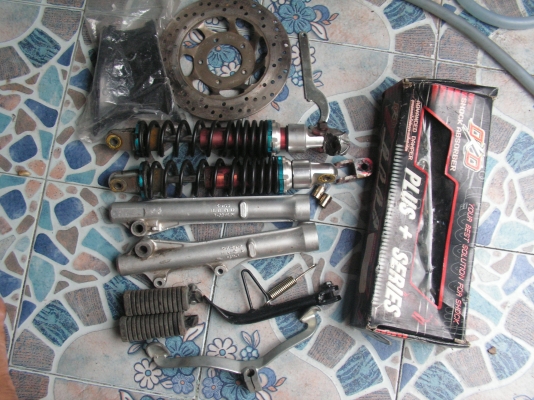 ชิ้นส่วนของเวฟ125ครับ