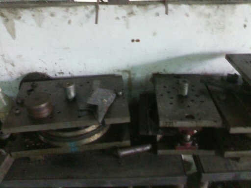 ขายเครื่องปั๊มเหล็ก 60 ตัน พร้อมแม่พิมพ์ 9 ตัว ขายเครื่องปั๊มเหล็ก 60 ตัน พร้อมแม่พิมพ์ 9 ตัว