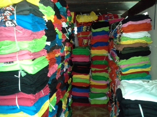 ขายเสื้อยืดคอกลม คอวี สกรีนและไม่สกรีน