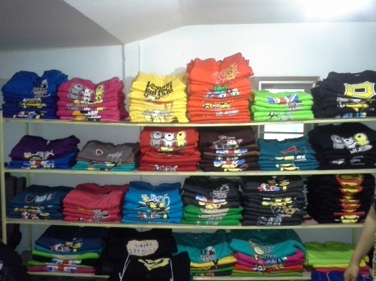 ขายเสื้อยืดคอกลม คอวี สกรีนและไม่สกรีน