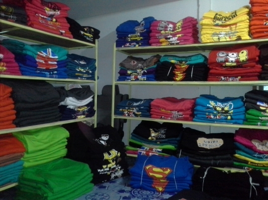 ขายเสื้อยืดคอกลม คอวี สกรีนและไม่สกรีน