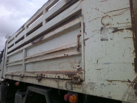 รถฮีโน่ 6 ล้อดั้ม 220 แรงม้า ปี 51  สนใจติดต่อ 081 - 6079515