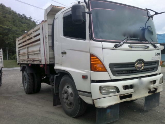 รถฮีโน่ 6 ล้อดั้ม 220 แรงม้า ปี 51  สนใจติดต่อ 081 - 6079515