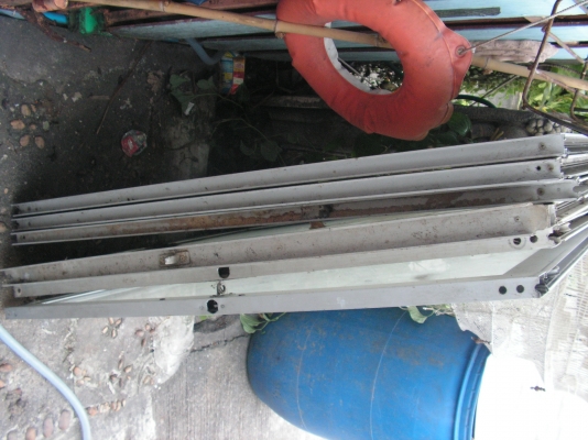 บานกระจกอะลูมิเนียม6ชิ้น