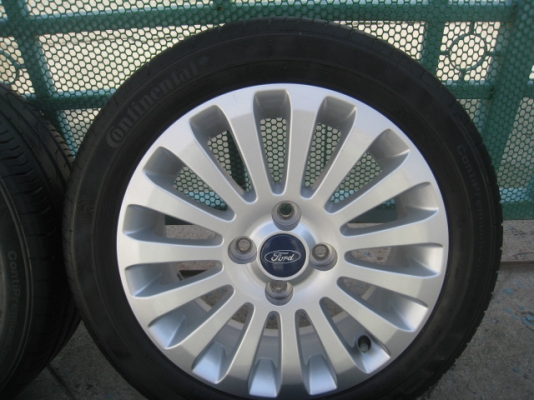 ขายล้อแม็ก Ford fiesta 15"x6" et45 4รู100 + ยาง ปี 12  Toyota ,Suzuki, Mazda ก็ใส่ได้ครับ (081-3747940)