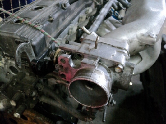 เครื่องtoyota 7Aท่อนตรง ฝาไม่โก่งไม่เคยปาดเครื่องยังติดได้ ขายแค่ 3,000 (แยกขายได้)