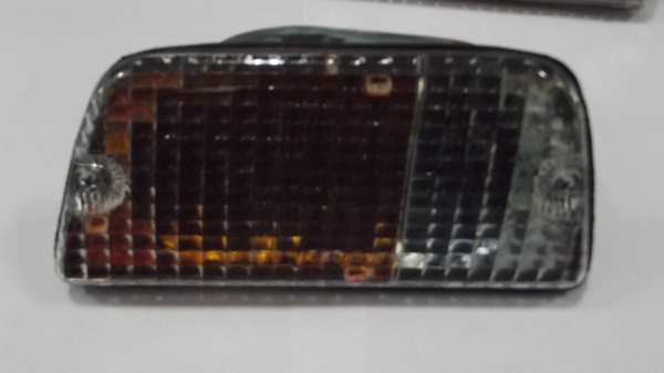 ไฟหรี่หน้า ดัทสัน datsun 620 ช้างเหยียบ