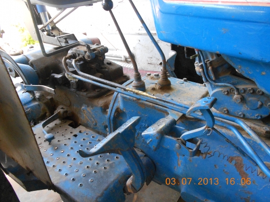 ขายรถแทรกเตอร์ ฟอร์ด ขายรถแทรกเตอร์ ฟอร์ด