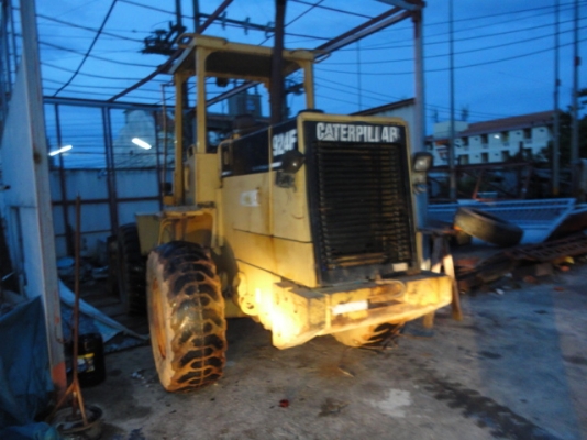 รถตักล้อยาง 924F