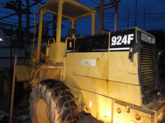 รถตักล้อยาง 924F รถตักล้อยาง 924F