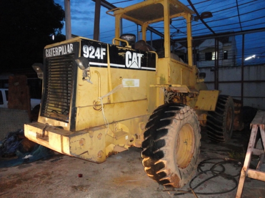 รถตักล้อยาง 924F รถตักล้อยาง 924F