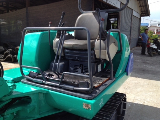 รถขุด KOMATSU PC30-7 ทำสีใหม่ นำเข้า มือสองจากญี่ปุ่นแท้ๆ