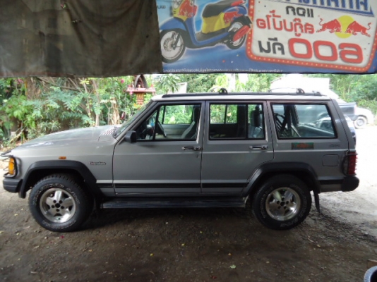 ขาย JEEP CHEROKEE 2.5 (2,500CC) MANUAL ปี97 สภาพดีเครื่องแน่นๆครับ เครื่องเดิมๆ พร้อมใช้งานครับ อยู่เชียงใหม่  ยางสี่เส้นใหม่ๆเลยครับ และสายพานใหม่ๆครับ ดูแลรักษาเครื่องยนต์ตลอด