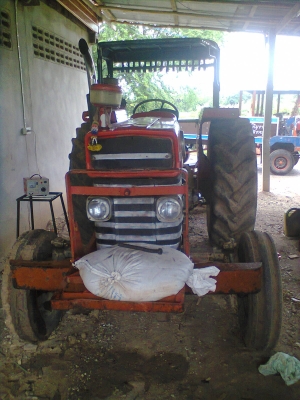 ขายรถไถแมสซี่  185  เพลาเหลี่ยม พร้อมใช้