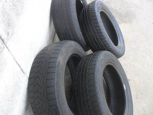 ยาง 195/65R15 สวยๆ 4 เส้น ราคา 1200 บาท