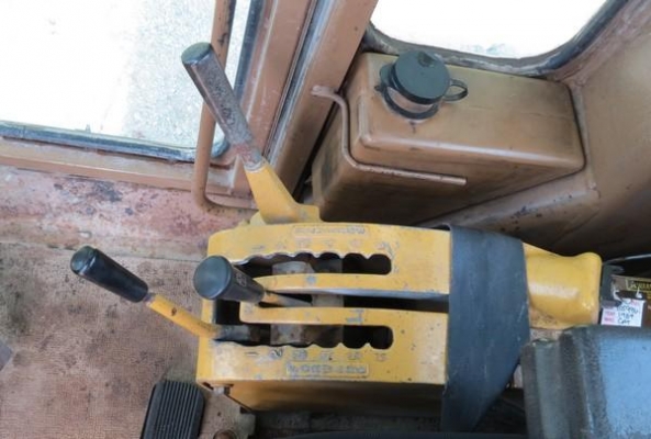 รถเกรด CATERPILLAR 140G ชั่วโมงน้อยซีเรียลสูง รถนอกนำเข้า จากอเมริกาสภาพดีมากๆๆๆ สมบูรณ์แบบ ติดต่อมานะ 085-9049669 รถเกรด CATERPILLAR 140G ชั่วโมงน้อยซีเรียลสูง รถนอกนำเข้า จากอเมริกาสภาพดีมากๆๆๆ สมบูรณ์แบบ ติดต่อมานะ 085-9049669