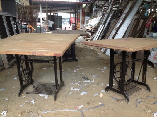 โต๊ะขาจักร บานหน้าต่าง2บาน